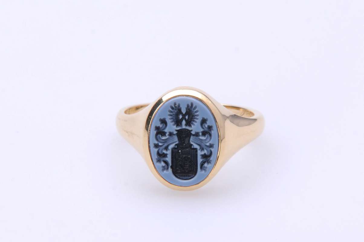 Signetring Model 12 / Yellowgold / Layerstone blue