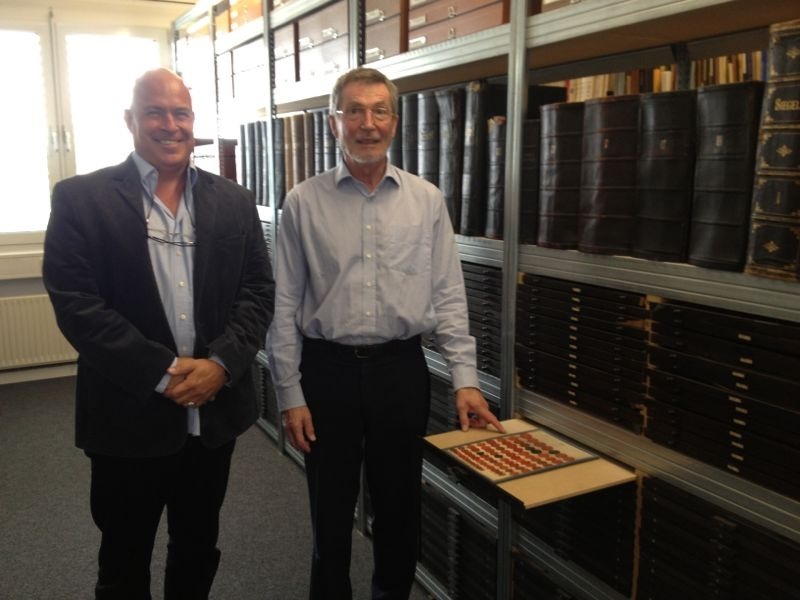 Gerard Cornielje und Dr. Rolf Sutter in der Pro Heraldica Bibliothek