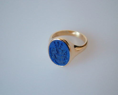 Siegelring Modell 16 / Gelbgold / Lapislazuli Siegelring Modell 16 / Gelbgold / Lapislazuli