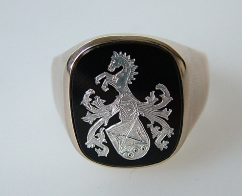 Siegelring Modell 19 / Weißgold / Onyx / Silbereinlage Siegelring Modell 19 / Weißgold / Onyx / Silbereinlage