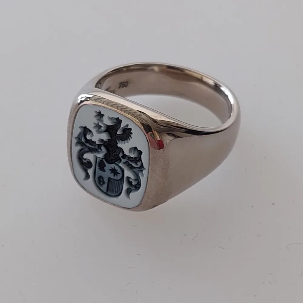 Siegelring Modell 48 / Weißgold / Lagenstein weiss Siegelring Modell 48 / Weißgold / Lagenstein weiss